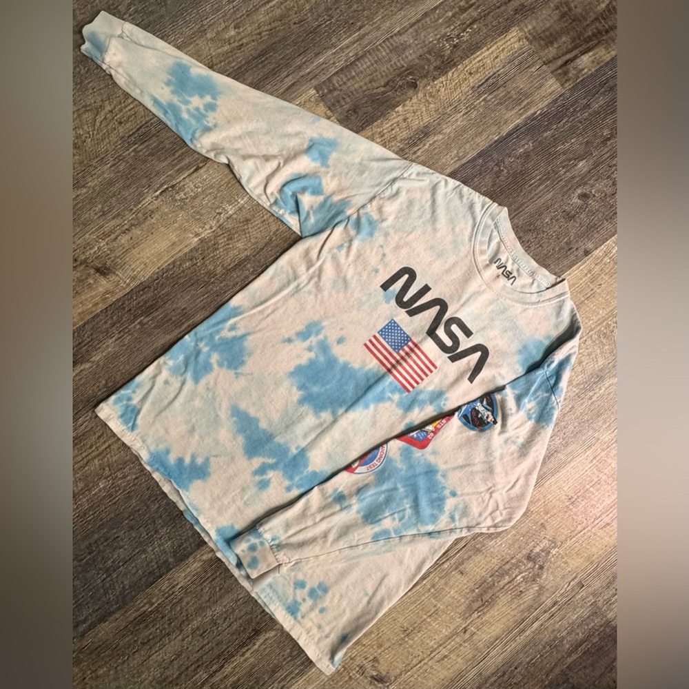 NASA Men’s Large Off-White Blue Cotton Long Sleeve Shirt with Space Patchwork